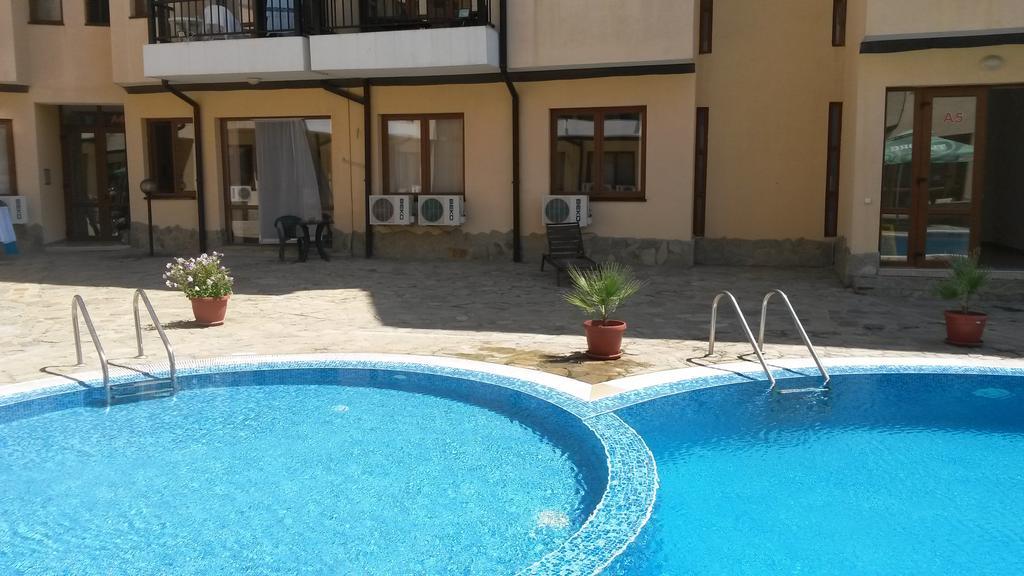 Oasis Beach Resort Apartments Близнаци Стая снимка