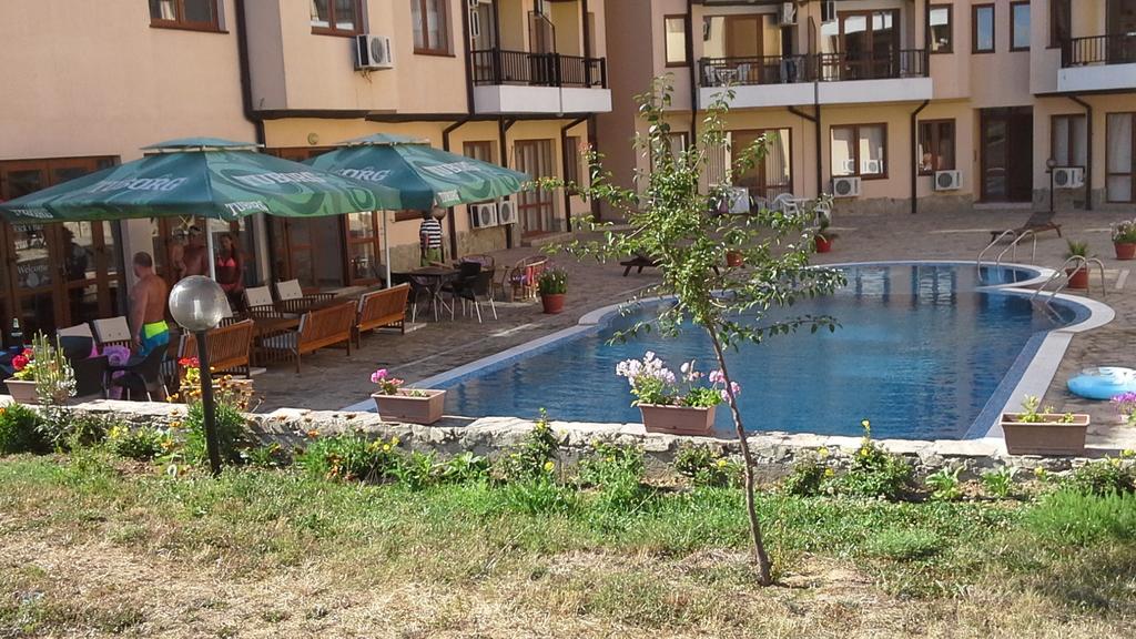 Oasis Beach Resort Apartments Близнаци Стая снимка